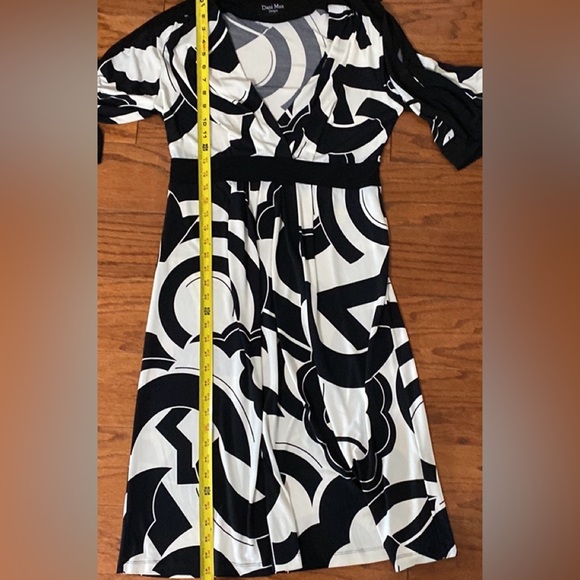 Vintage Dani Max open shoulders blk/ wht dress. Size Medium - Picture 10 of 11